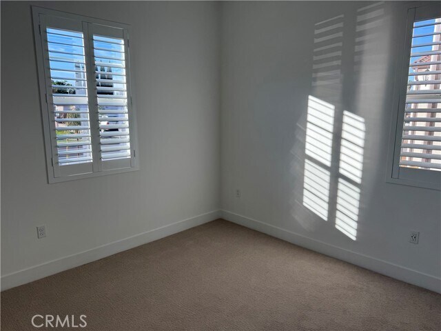 Building Photo - 1204 Hinnen Ave