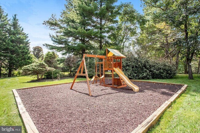 Building Photo - 9801 Orchid Cir