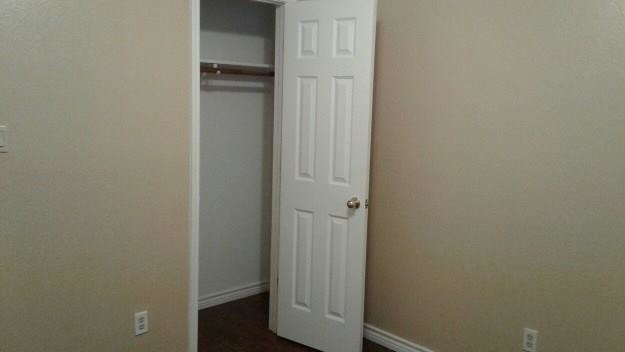 Building Photo - 4748 Bracken Dr