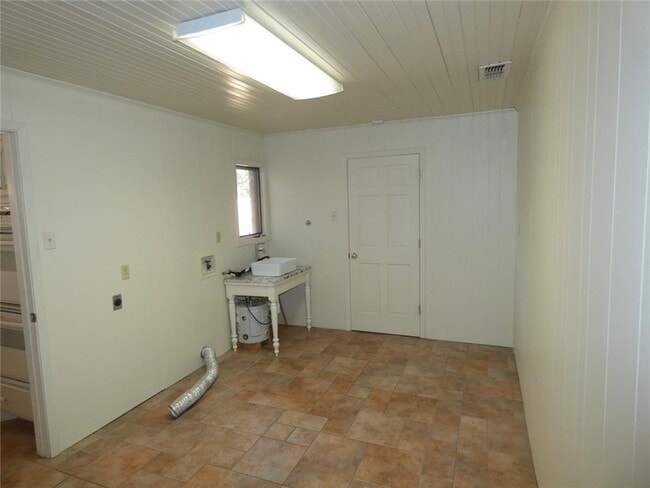 Building Photo - 1362 Beechwood Ln