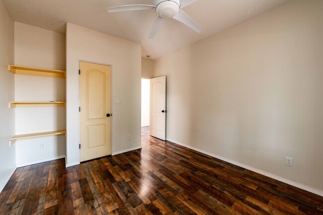 Building Photo - Beautiful Southside Adobe on Vuelta Colorada