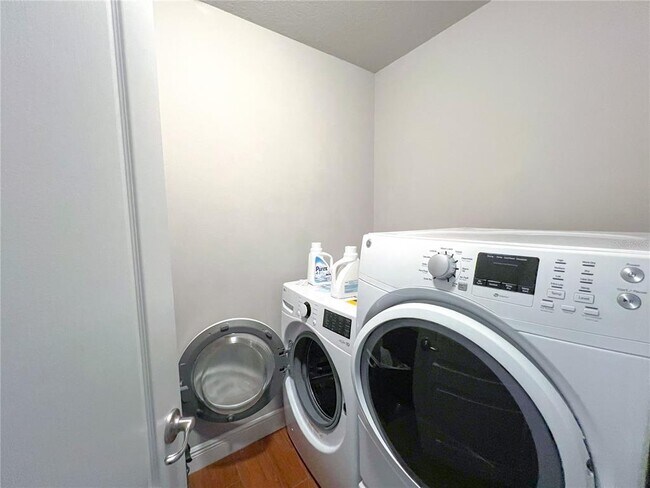 Building Photo - 948 NW 252 Dr