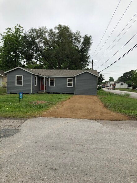 Building Photo - 6817 Anderson St