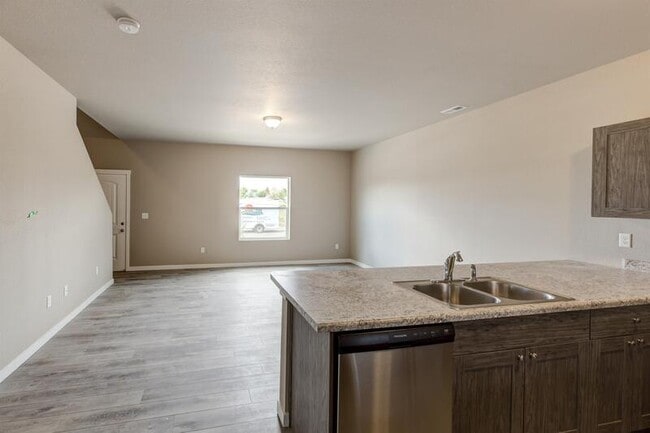 Building Photo - 4685 Pleasant Port View