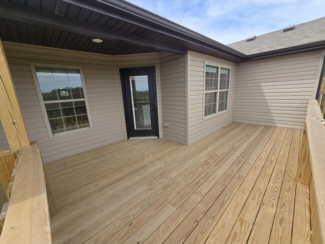 Building Photo - 737 Yellowstone Trl