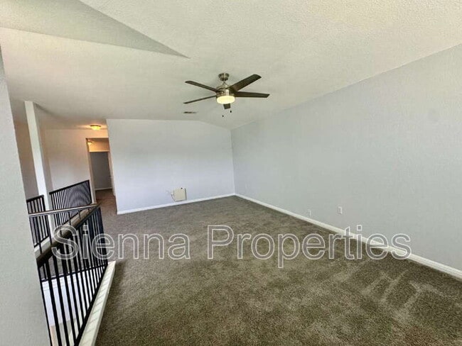 Building Photo - 372 Kingfisher Ln