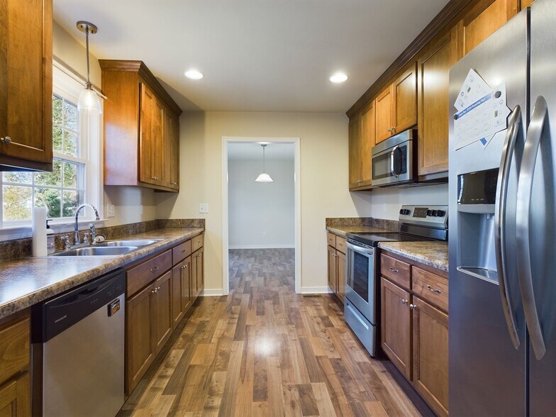 Building Photo - 3706 Perthshire Ln