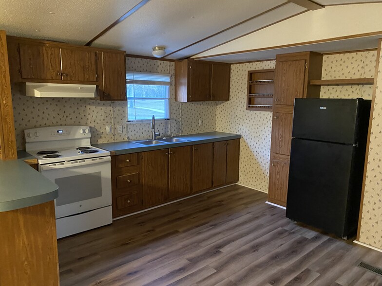 Kitchen - 1359 Hyder Loop