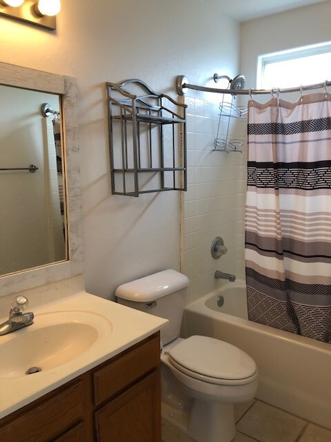 Building Photo - No HOA! Three Bedroom Home in Prescott Valley