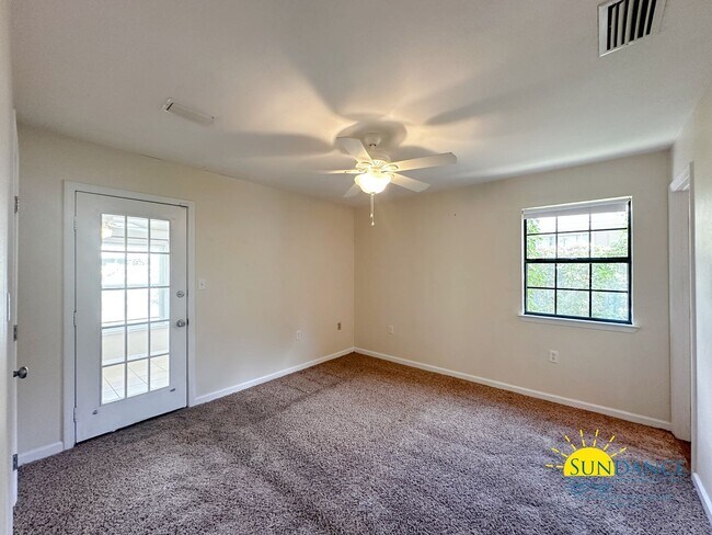 Building Photo - Energy-Efficient 2-Bedroom Home in Fort Walton Beach!
