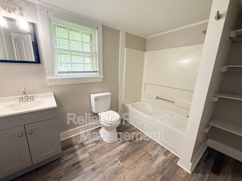 Building Photo - 7048 NC-210