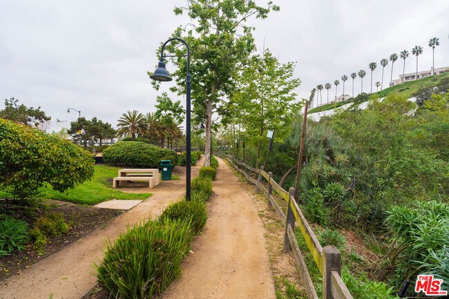 Building Photo - 12962 Discovery Crk