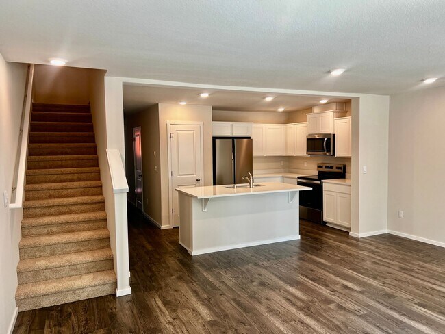 Building Photo - Free rent offered Beautiful New Smart Home...