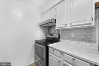 Building Photo - 2415 Ravens Crest Dr