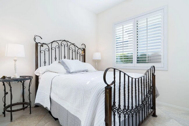 Building Photo - 41511 Calle Pampas