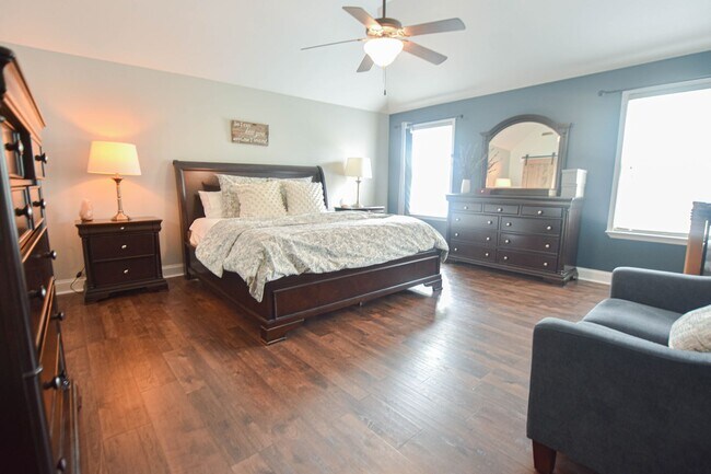 Building Photo - Pet Friendly Four Bedroom!