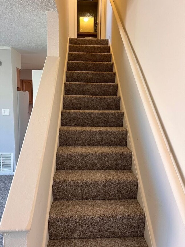 Building Photo - Spacious Three Bedroom Townhome in Westmin...