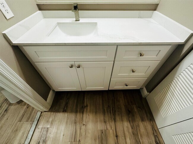 Building Photo - 2246 Discovery Cir W