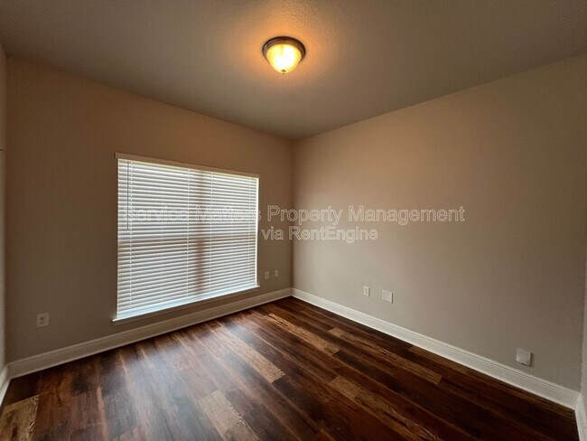 Building Photo - 5257 Parkside Dr