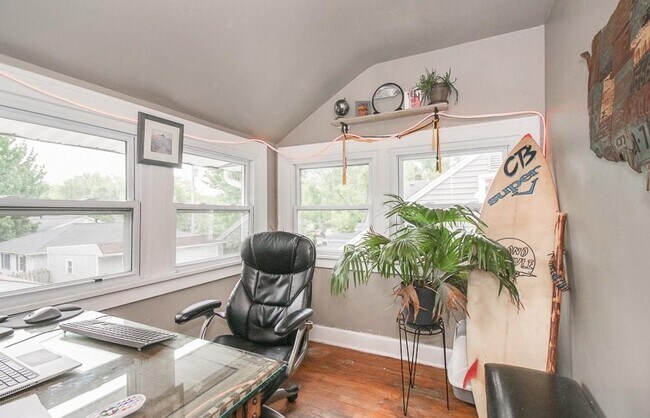 Building Photo - 4027 W 210th St
