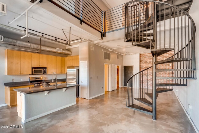 Building Photo - 914 E Osborn Rd