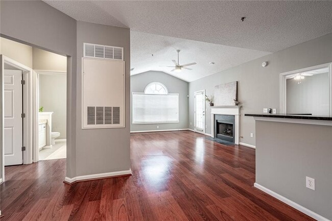 Building Photo - 303 Spring Heights Ln