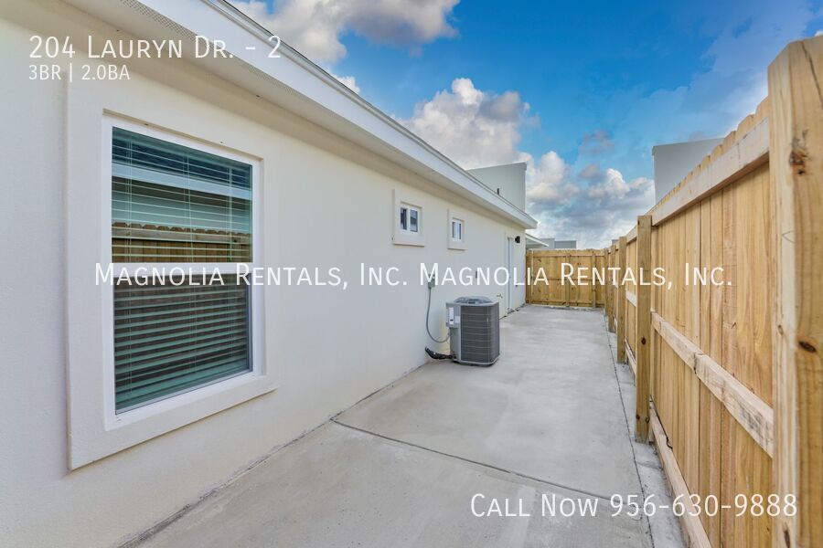 Building Photo - 204 Lauryn Dr