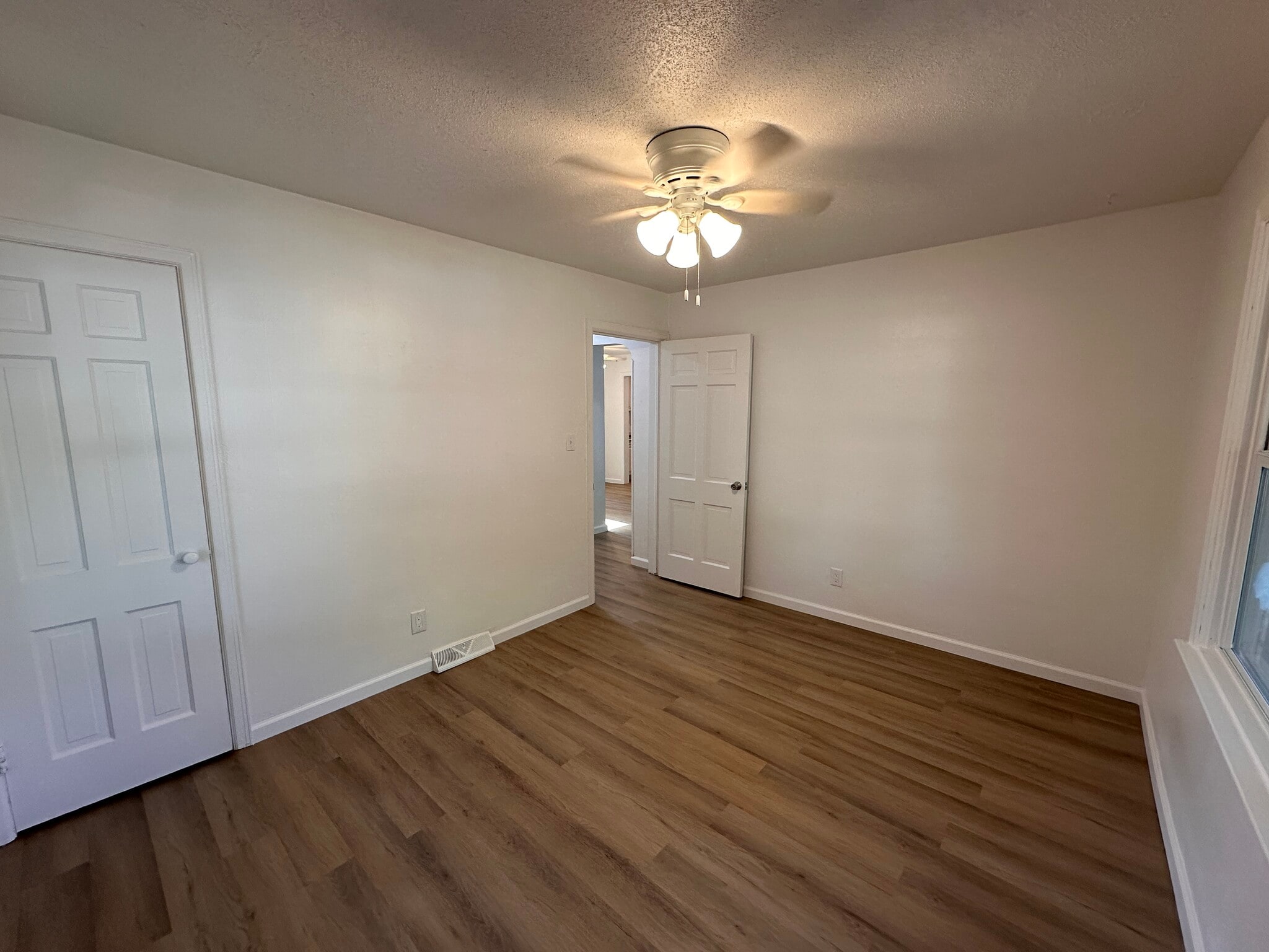 Building Photo - 847 N Terrace Dr