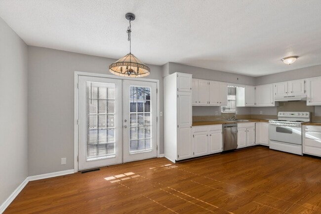 Building Photo - Quiet Cul-de-Sac Home with Bonus Room & Big Backyard!