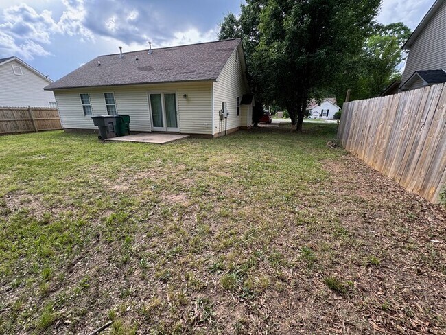 Building Photo - 5133 Possum Trot Ln