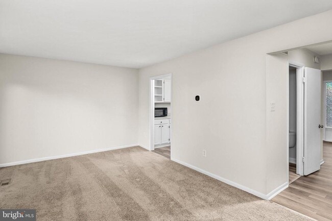 Building Photo - 1604 New Windsor Ct