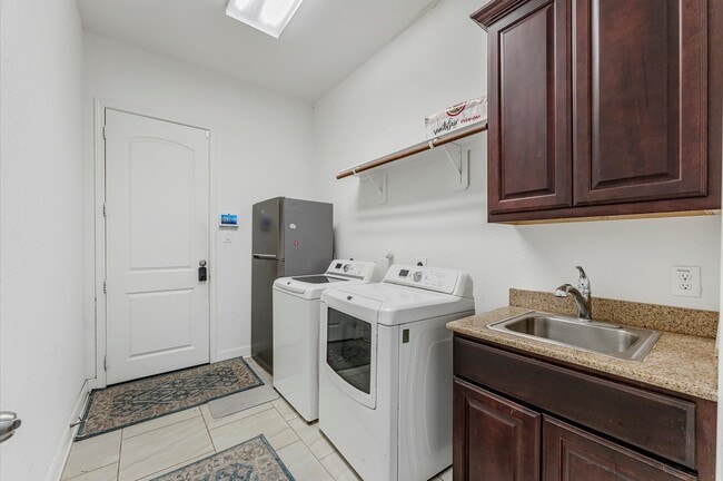 Building Photo - 4310 Red Eagle Pass Ln