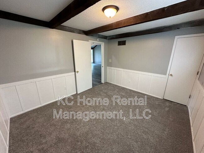 Building Photo - 8209 Webster Avenue