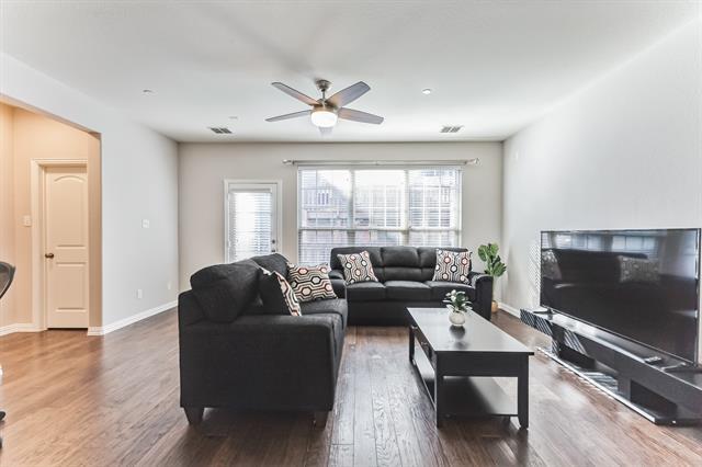 Building Photo - 7880 Oxer Dr