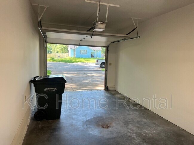 Building Photo - 506 Santa Fe St