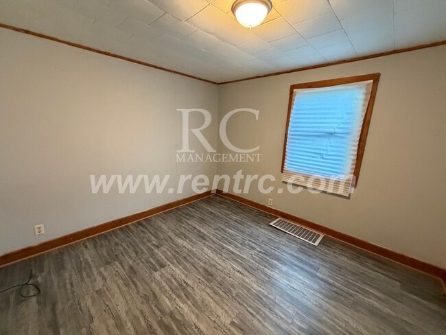Building Photo - 1206 Robinson-