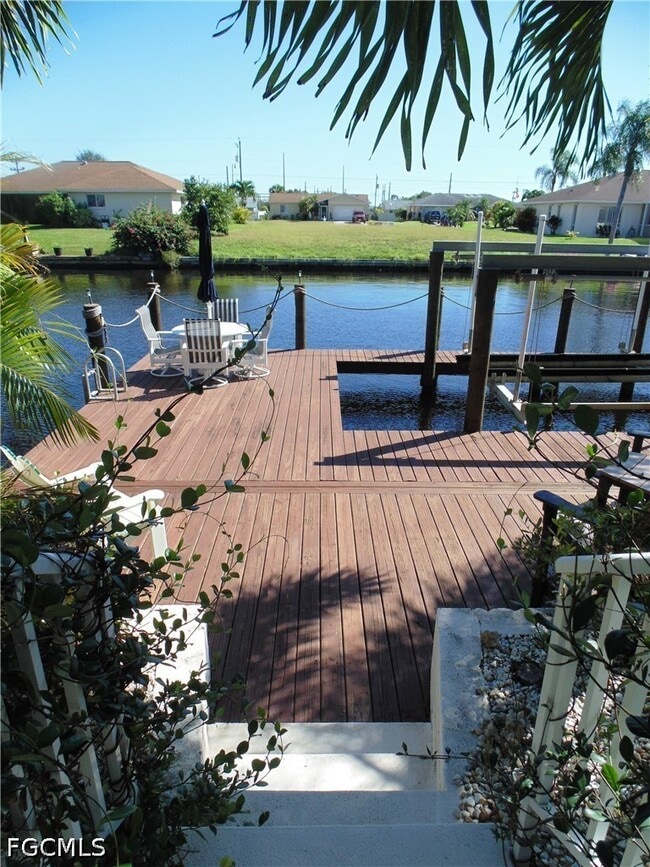 Building Photo - 4011 SW 2nd Ave