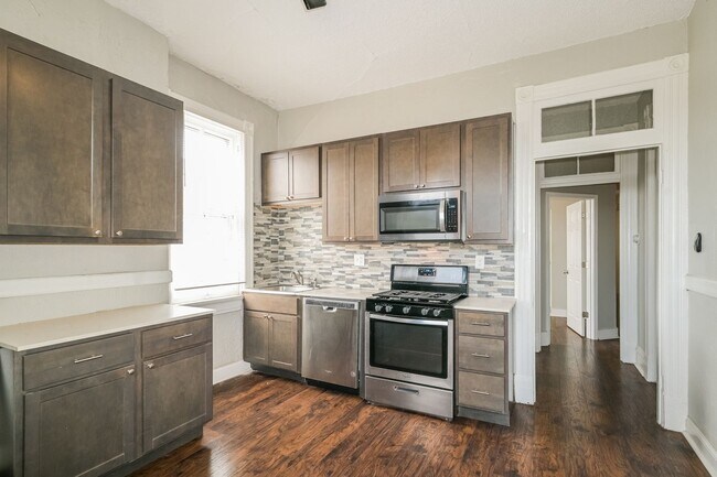 Building Photo - Henrietta Pl