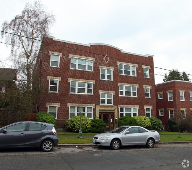 Building Photo - Wallingford Arms Apartments