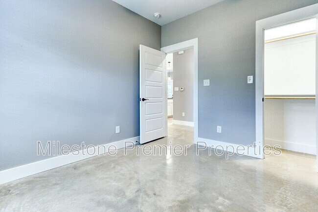 Building Photo - 118 Harrison St