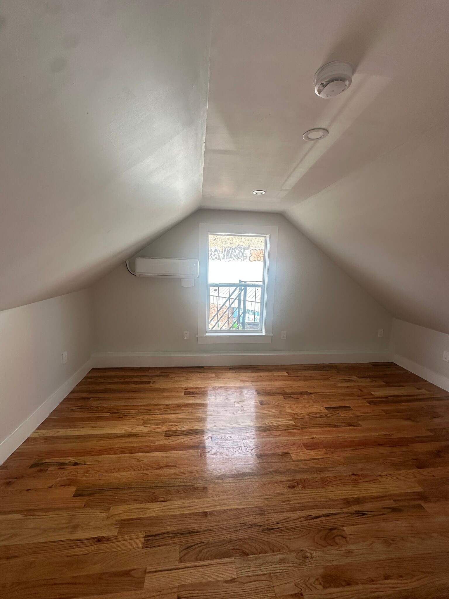 Building Photo - 4 Upham Ave