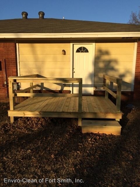 Building Photo - 8605-8607 Southridge Dr