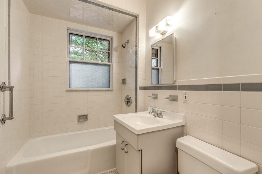 Building Photo - 375 Mount Auburn St
