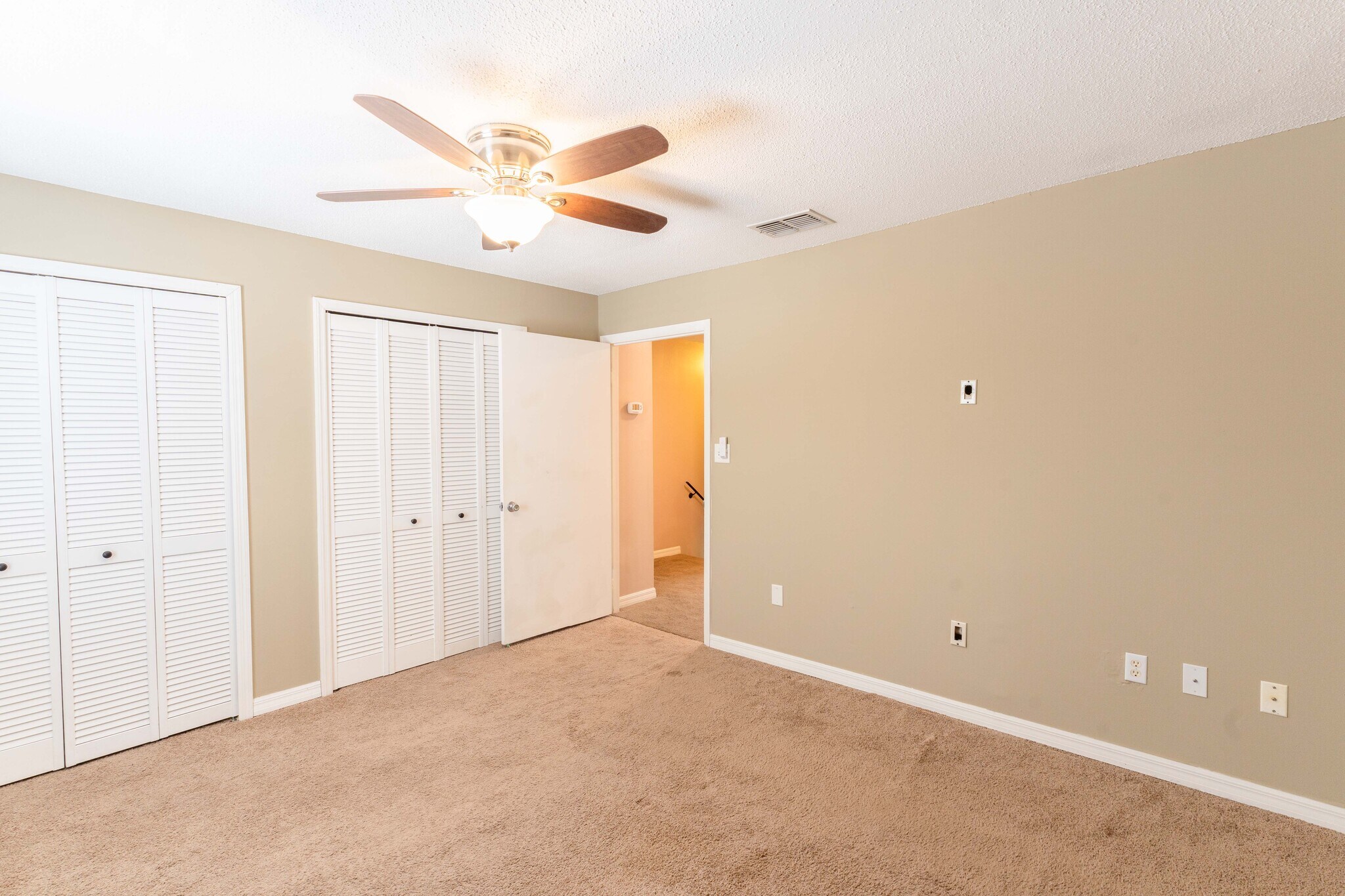 Building Photo - 5850 Cypress Gardens Blvd