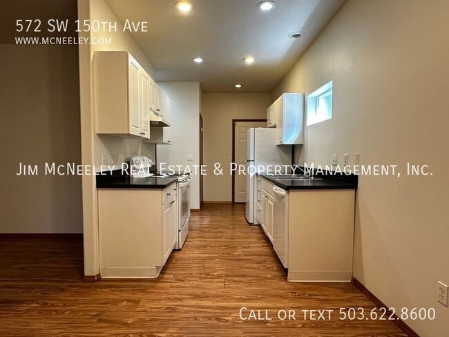 Building Photo - 572 SW 150th Ave