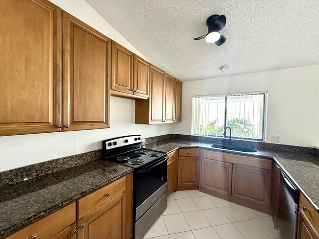 Building Photo - 5670 Piping Rock Dr