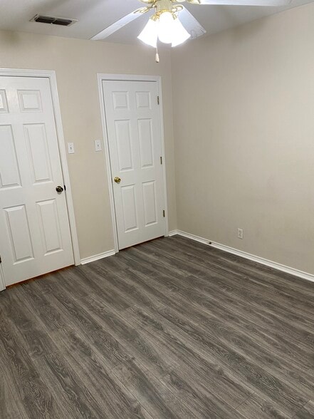 Building Photo - 2918 W Parnell St