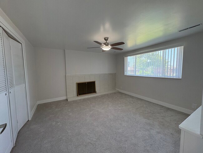 Building Photo - 1833 S Jeri Dr
