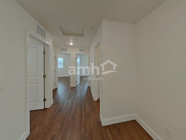 Building Photo - 80 Cabaletta Ln