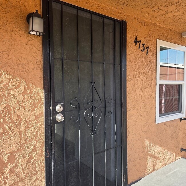 Building Photo - 4737 Dozier St